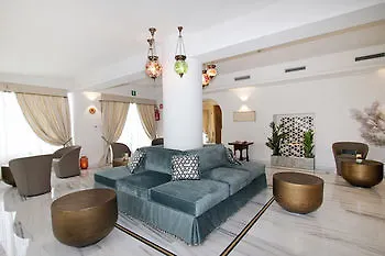 Garni Hadeel ホテル