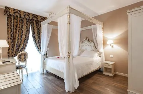 Garni Hadeel Отель Cadenabbia